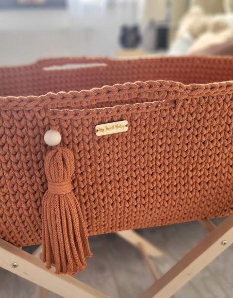 Bawełniany Kosz Mojżesza Boho Handmade z Antybakteryjnym Materacykiem i Stojakiem dla Niemowląt - terakota