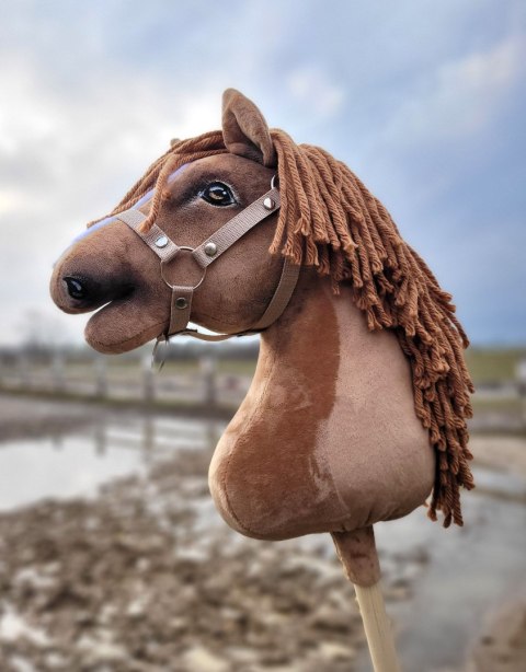 Hobby Horse Duży koń na kiju Premium - jasny kasztan A3 Hobby Horse Duży koń na kiju Premium - jasny kasztan A3