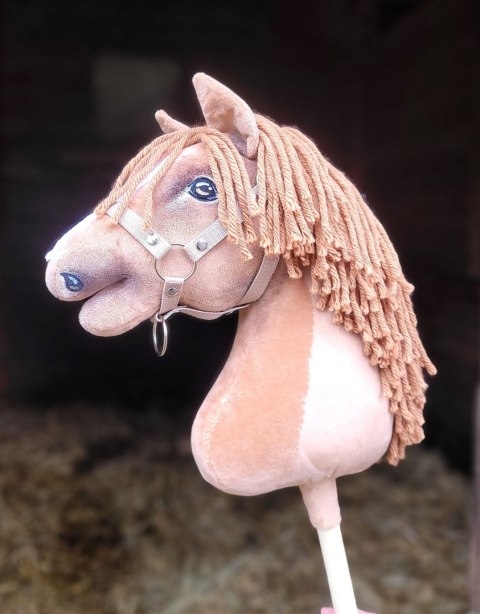 Hobby Horse Duży koń na kiju Premium - jasny kasztan A3 Hobby Horse Duży koń na kiju Premium - jasny kasztan A3