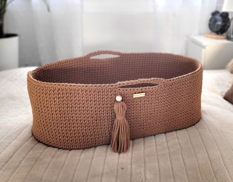 Bawełniany Kosz Mojżesza Boho Handmade z Antybakteryjnym Materacykiem i Stojakiem dla Niemowląt - karmelowy Bawełniany Kosz Mojżesza Boho Handmade z Antybakteryjnym Materacykiem i Stojakiem dla Niemowląt - karmelowy