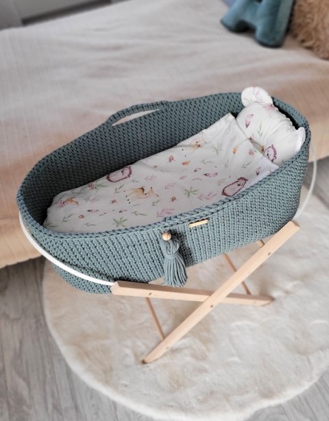 Bawełniany Kosz Mojżesza Boho Handmade z Antybakteryjnym Materacykiem i Stojakiem dla Niemowląt - ciemny zielony Bawełniany Kosz Mojżesza Boho Handmade z Antybakteryjnym Materacykiem i Stojakiem dla Niemowląt - ciemny zielony