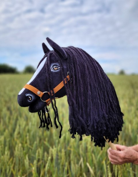 Hobby Horse Duży koń na kiju Premium - fryz koń fryzyjski II A3 Hobby Horse Duży koń na kiju Premium - fryz koń fryzyjski II A3