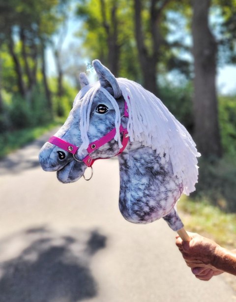 Hobby Horse Duży koń na kiju Premium - siwek jabłkowity z białą grzywą A3 Hobby Horse Duży koń na kiju Premium - siwek jabłkowity z białą grzywą A3