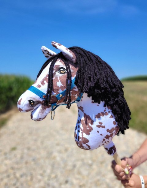 Hobby Horse Duży koń na kiju Premium - tarantowaty biało-brązowy z czarną grzywą A3 Hobby Horse Duży koń na kiju Premium - tarantowaty biało-brązowy z czarną grzywą A3