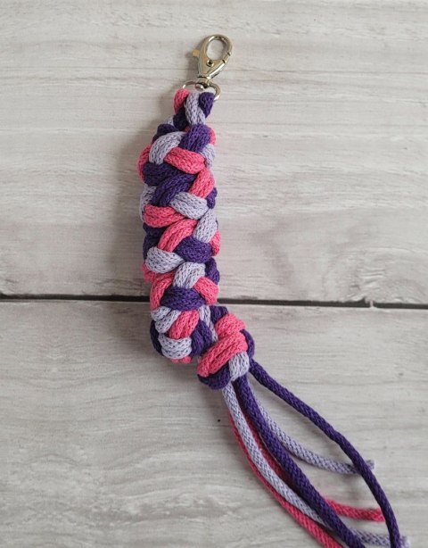 Uwiąz dla Hobby Horse ze sznurka - ciemny róż/ fiolet/ ciemny fiolet Uwiąz dla Hobby Horse ze sznurka - ciemny róż/ fiolet/ ciemny fiolet