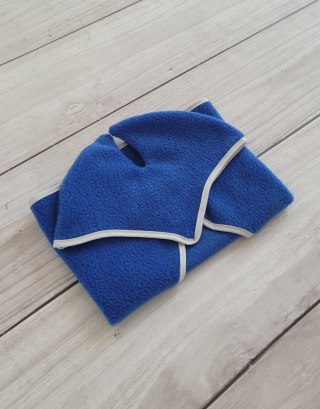 Polarowa derka i nauszniki dla konia Hobby Horse A4, chabrowy