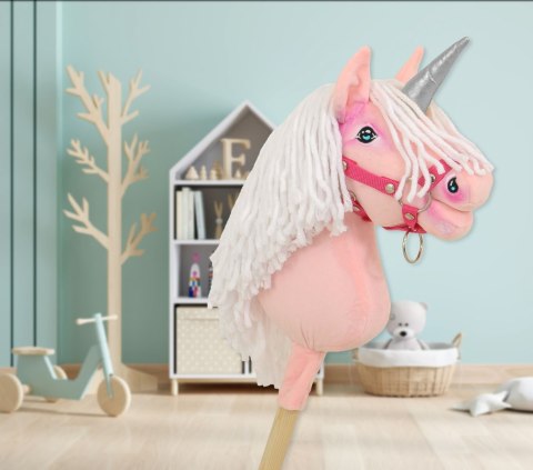 Hobby Horse Jednorożec na kiju mały różowy z białą grzywą i srebrnym rogiem Hobby Horse Jednorożec na kiju mały różowy z białą grzywą i srebrnym rogiem