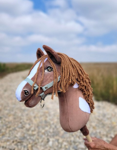 Hobby Horse Duży koń na kiju Premium - western II gniady z brązową grzywą A3 Hobby Horse Duży koń na kiju Premium - western II gniady z brązową grzywą A3