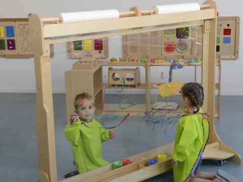 MASTERKIDZ Ogromna Drewniana Sztaluga Okienna Do Malowania MASTERKIDZ Ogromna Drewniana Sztaluga Okienna Do Malowania