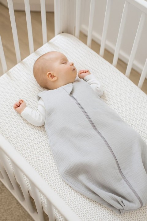 Muślinowy śpiworek dla niemowląt zaokrąglony 0–6 miesięcy TOG 1.0 - 100% bawełna - szary