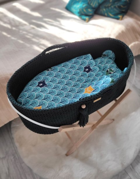 Bawełniany Kosz Mojżesza Boho Handmade z Antybakteryjnym Materacykiem i Stojakiem dla Niemowląt - butelkowa zieleń Bawełniany Kosz Mojżesza Boho Handmade z Antybakteryjnym Materacykiem i Stojakiem dla Niemowląt - butelkowa zieleń